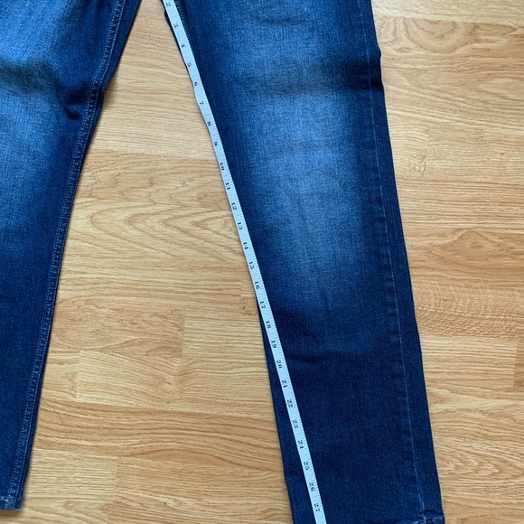 Women’s Wrangler jeans size 29x30. - Picture 9 of 10